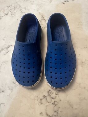 Boys Native shoes  Blue Slip-On Ventilated Water Shoes size 12